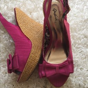 Fuchsia Wedges With Bow